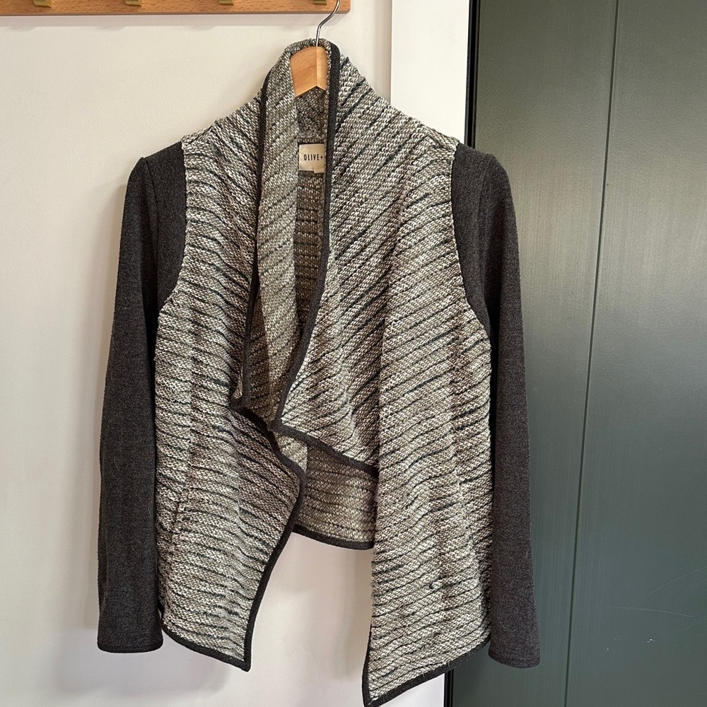 Olive & Oak Black and Gray Cardigan